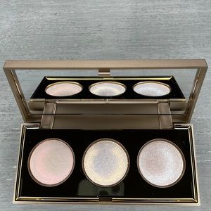 COPY - New Stila “Little white lies” heavenly highlighting palette